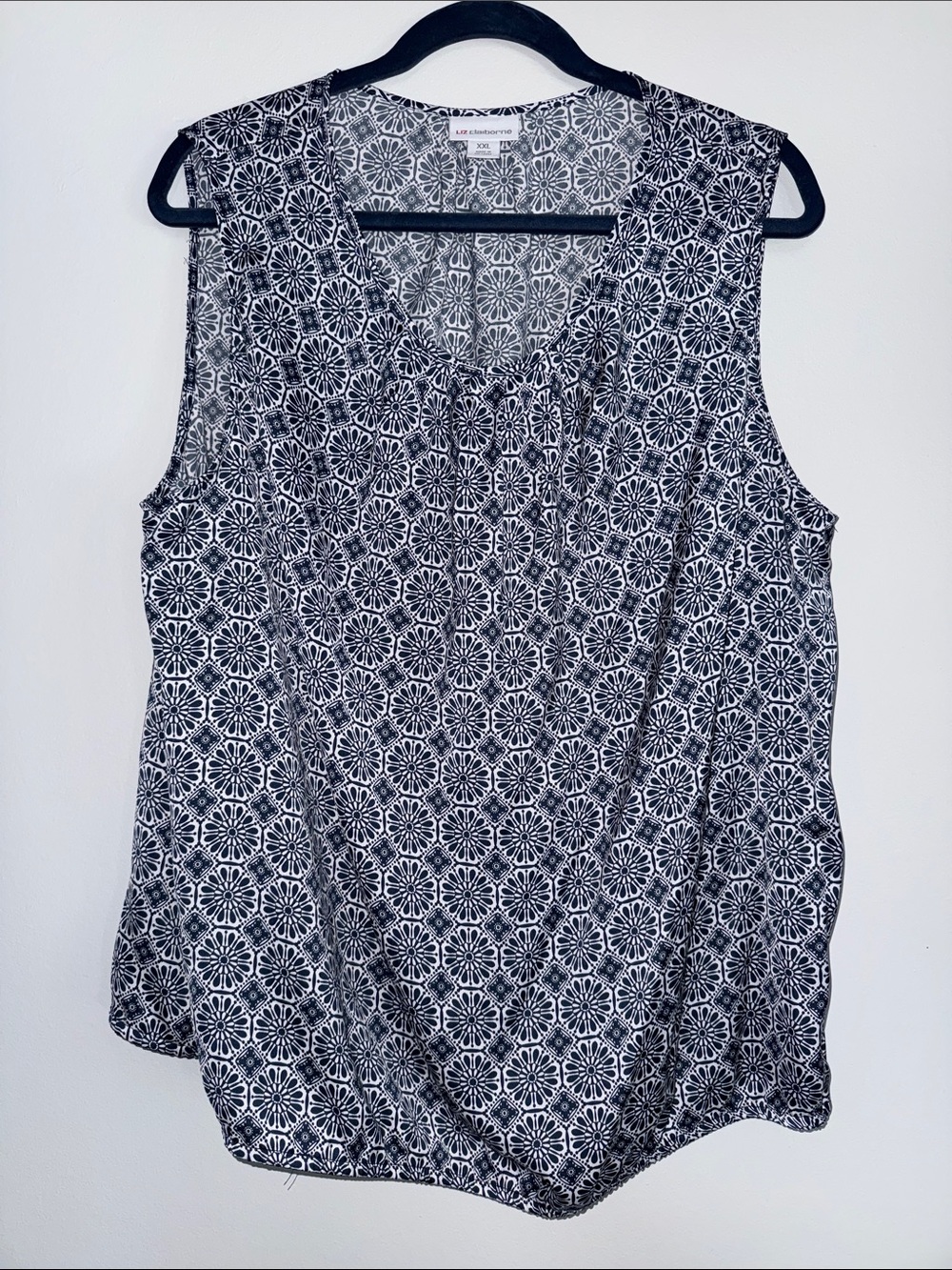 Liz Claiborne Blue and White Sleeveless Medallion Print Blouse